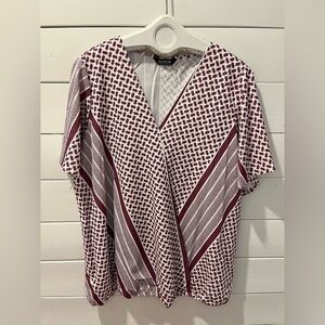 NWOT: Bold Geo-Print BloomChic Top – Plus Size US 18-20 ❤️